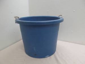 lot 36 image: Plastic Tub