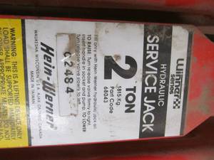 lot 38 image: Hydraulic floor jack