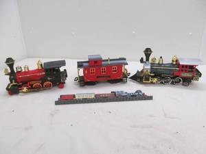 lot 40 image: Train Set, Train wall Dcor