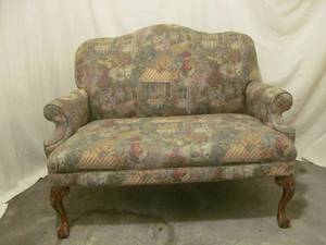 lot 85 image: Love Seat