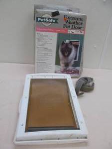 lot 112 image: Pet safe pet door