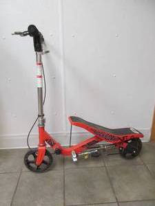lot 119 image: Rock board scooter