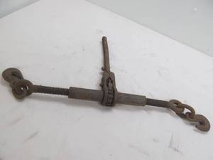 lot 132 image: chain binder