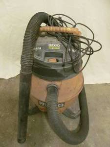 lot 151 image: Ridgid shop vacuum