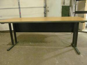lot 168 image: table