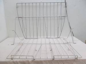 lot 180 image: metal rack