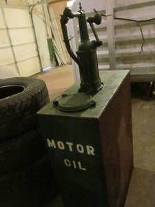 lot 190 image: vintage motor oil container