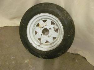 lot 193 image: Sure trail &Carlisle trailer tire
