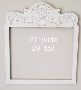lot 69 image: Creamy White Wooden Frame