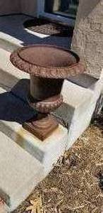 lot 10 image: Iron Rust Finish Garden Planter, 2 of 2
