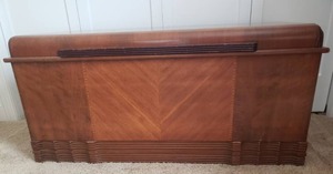 lot 4 image: Mid-Century Lifetime Cedar Hope Chest