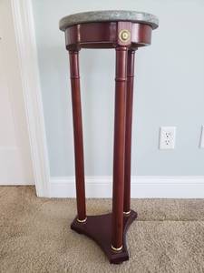 lot 23 image: Elegant Marble Top Pedestal Table Plant Stand