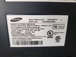 lot 62 image: Samsung 19 LCD TV