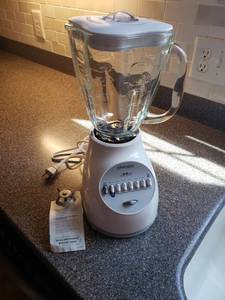 lot 80 image: Osterizer Blender