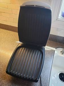 lot 81 image: George Foreman Lean Fat Grilling Machine