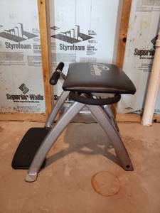 lot 121 image: Malibu Pilates Bench