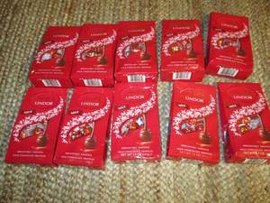 10ct. Lindor Milk Chocolates 10-PL...