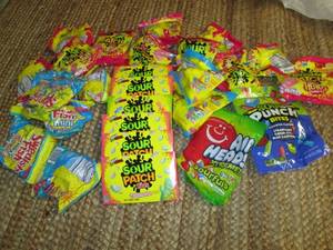 Sweedish Fish & Sour Patch Kids 1-...