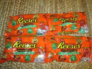 (4) Reeses Minatures Packages 1-F...