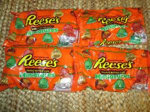 (4) Reeses Minatures Packages 1-F...