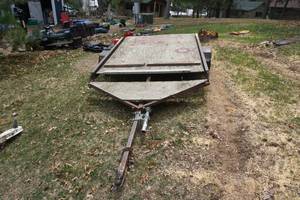 lot 16 image: Home Made Garden Utility Trailer