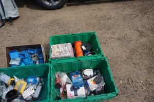 lot 48 image: Large Lot of Electrical Components