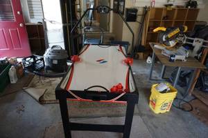 lot 102 image: Sport Craft Brand Turbo Electric Air Hockey Table