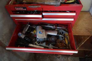 lot 51 image: Popular Mechanics 4 Drawer Metal Tool Box With Tools