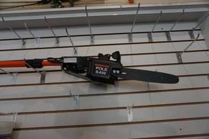 lot 25 image: Remington Electric Pole Saw