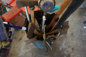 lot 60 image: Large Lot of Assorted Hand Tools