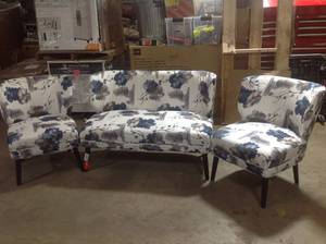 NOBLE HOUSE Desdemona Contemporary 3-Piece Blue and Black Floral Fabric Chat Set