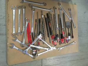 PALLET OF MECHANIC TOOLS