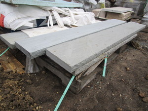 STONE CAPS