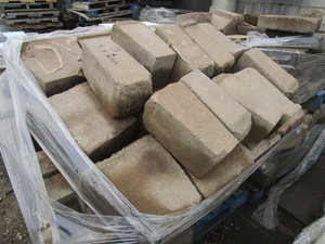 RETAINING WALL BLOCK - USED