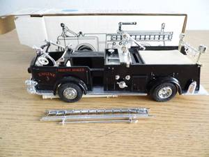 lot 21 image: 1948 American Fire Truck Bank