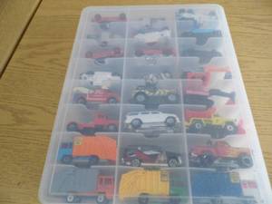 lot 33 image: HotWheels - Matchbox