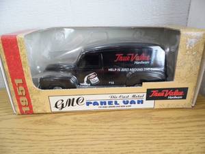 lot 62 image: 1951 GMC Panel Van