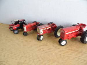 lot 74 image: Tractors