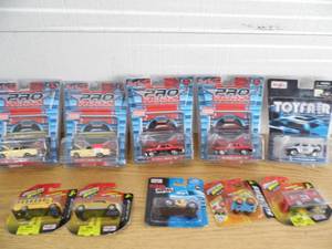 lot 77 image: Maisto Cars