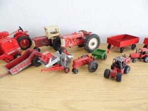 lot 81 image: Tractors