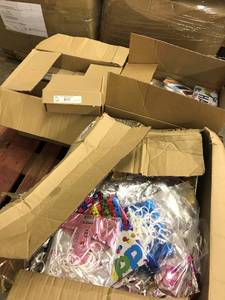 lot 19 image: Lot of Assorted Balloons