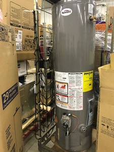 lot 20 image: NEW  29 Gallon Water Heater
