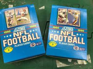 lot 13 image: 2 Boxes 1990 Score NFL Cards