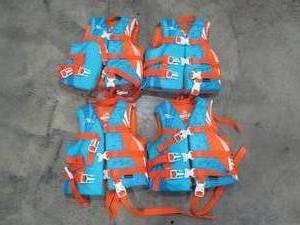lot 2 image: Stearns Child life jackets