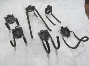 lot 20 image: wall hooks