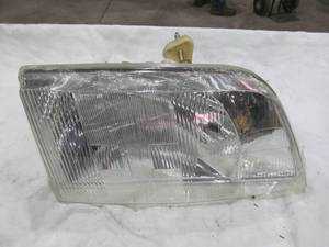lot 39 image: Volvo VNL 98-2003 RH  H lamp -new