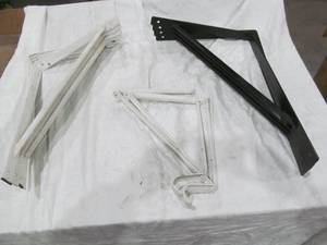 lot 65 image: shelf brackets