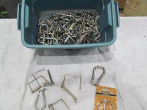 lot 101 image: hitch pins, snap hooks