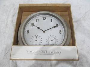 lot 128 image: clock