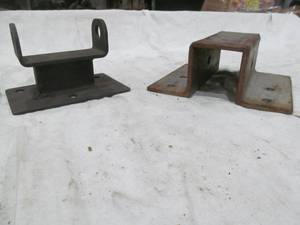 lot 162 image: metal brackets